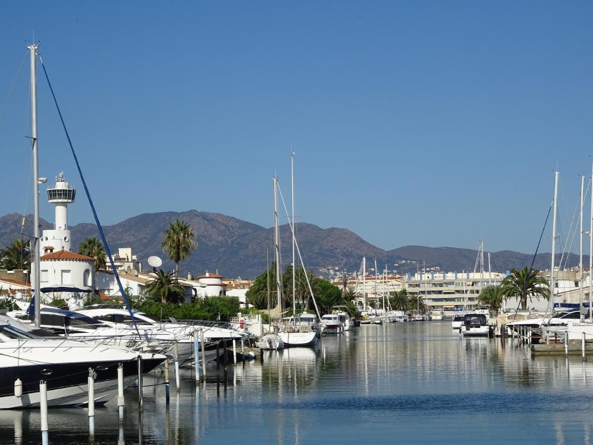 Empuriabrava Apartaments Nº6 ภายนอก รูปภาพ